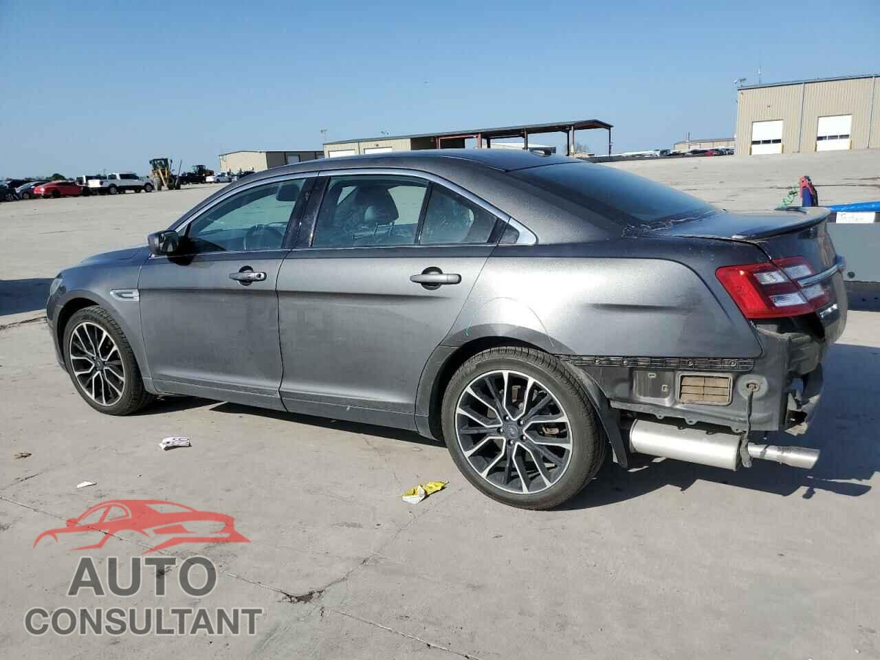 FORD TAURUS 2017 - 1FAHP2E90HG135148
