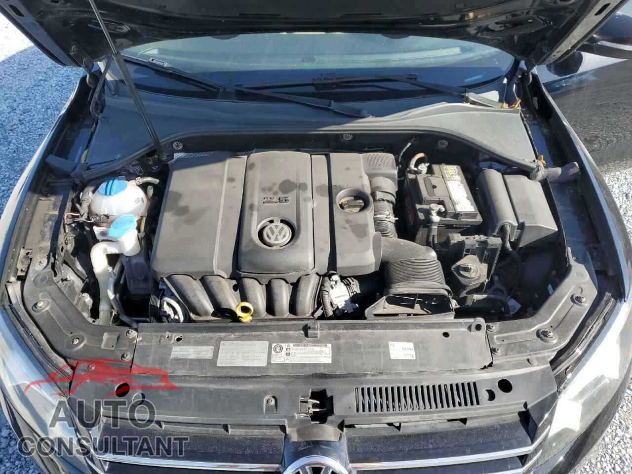 VOLKSWAGEN PASSAT 2014 - 1VWBP7A33EC002012