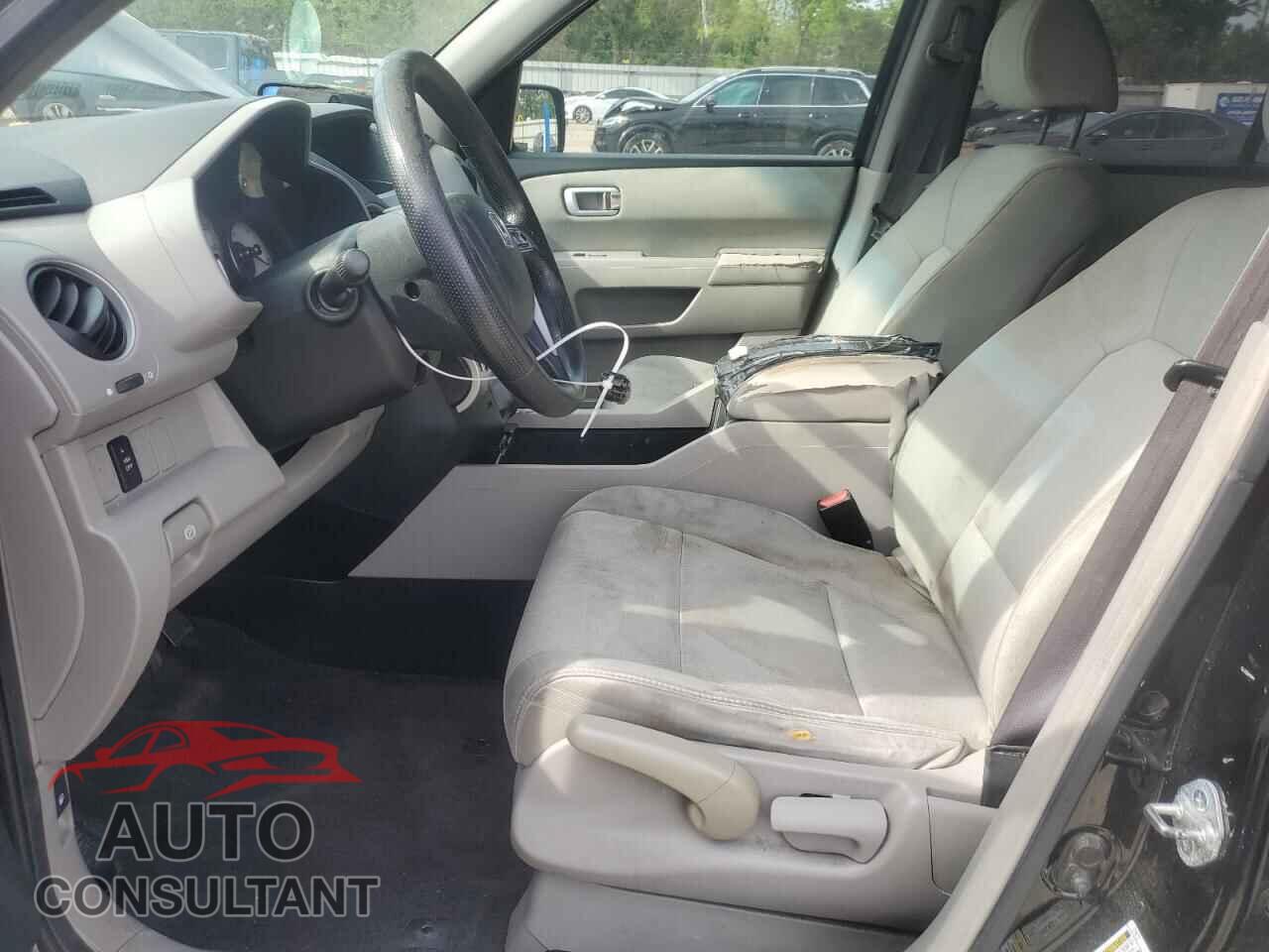 HONDA PILOT 2011 - 5FNYF3H24BB045312