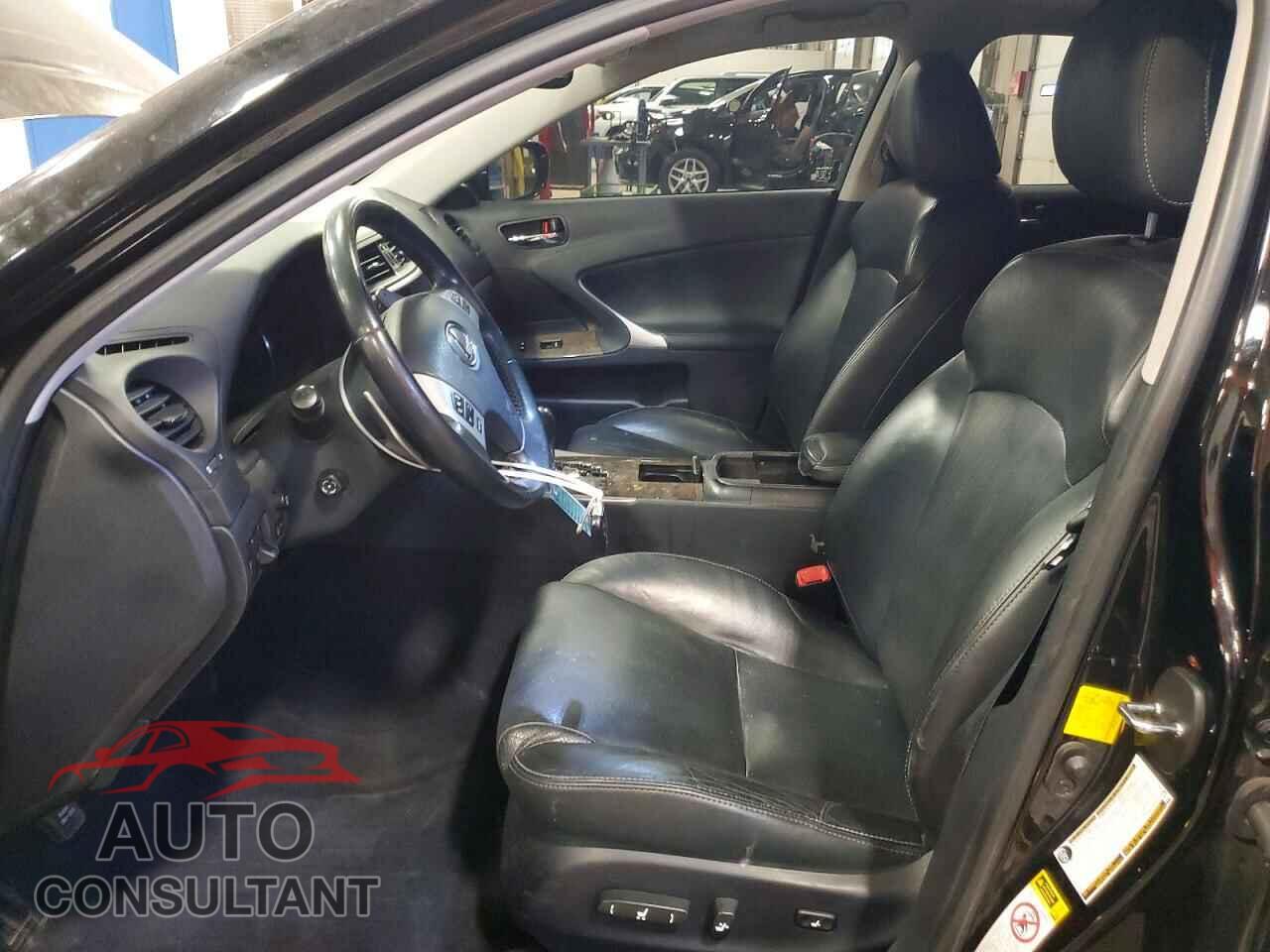LEXUS IS 2011 - JTHCE5C23B5001656