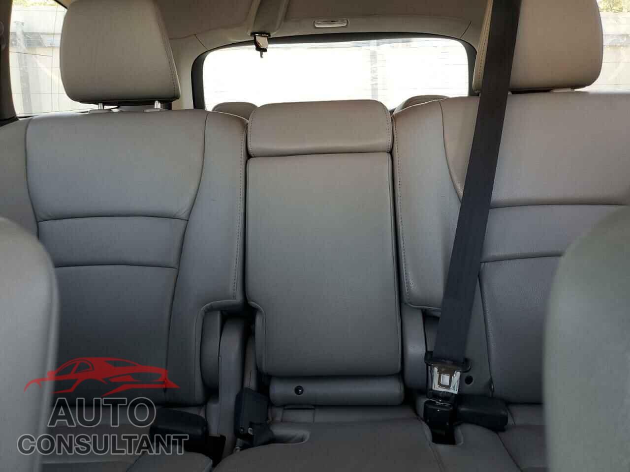 HONDA PILOT 2016 - 5FNYF6H54GB016010