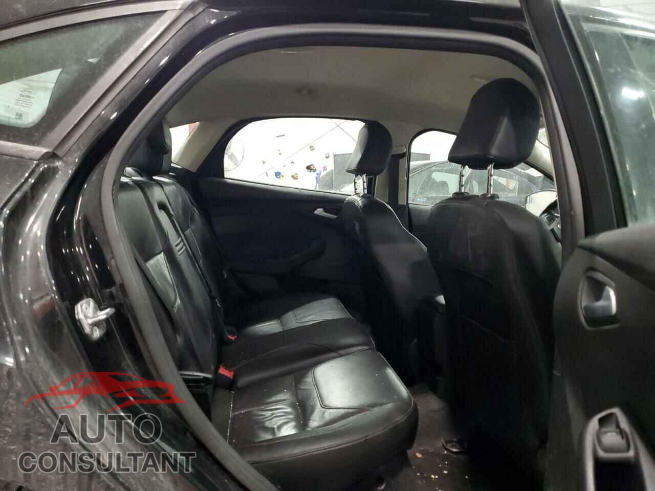 FORD FOCUS 2015 - 1FADP3F21FL285263