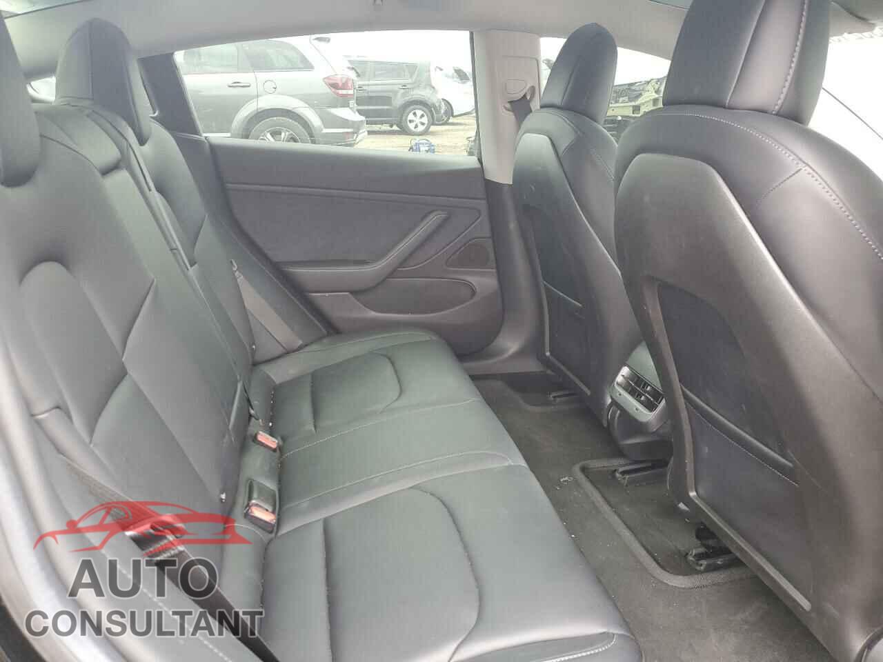 TESLA MODEL 3 2018 - 5YJ3E1EA4JF011933
