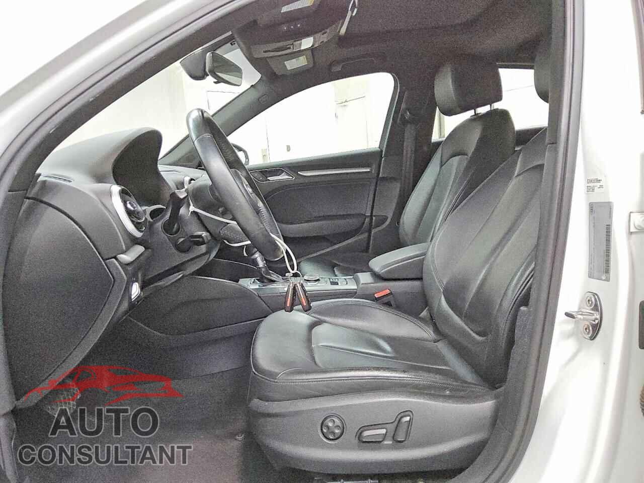 AUDI A3 2019 - WAUBEGFF3KA080936