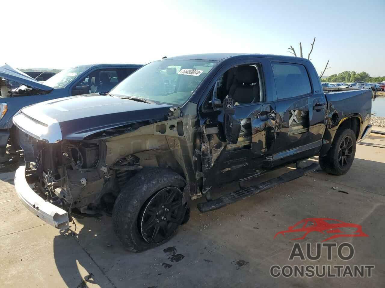 TOYOTA TUNDRA 2019 - 5TFDW5F13KX784617