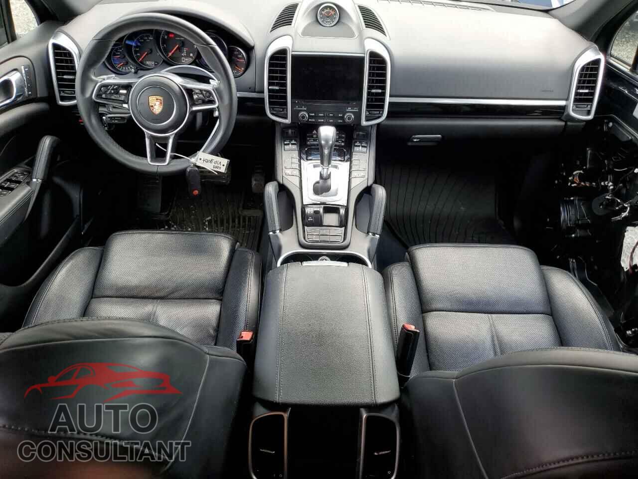 PORSCHE CAYENNE 2017 - WP1AA2A28HKA90977