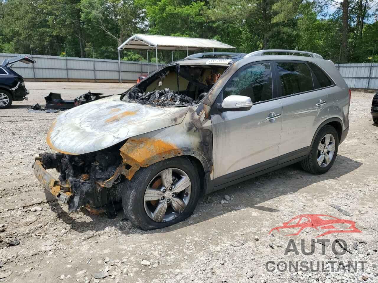 KIA SORENTO 2013 - 5XYKU4A28DG342560