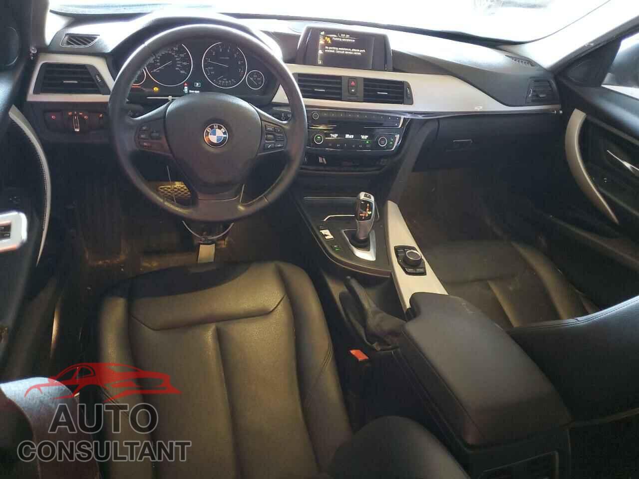 BMW 3 SERIES 2016 - WBA8E1G52GNU10465