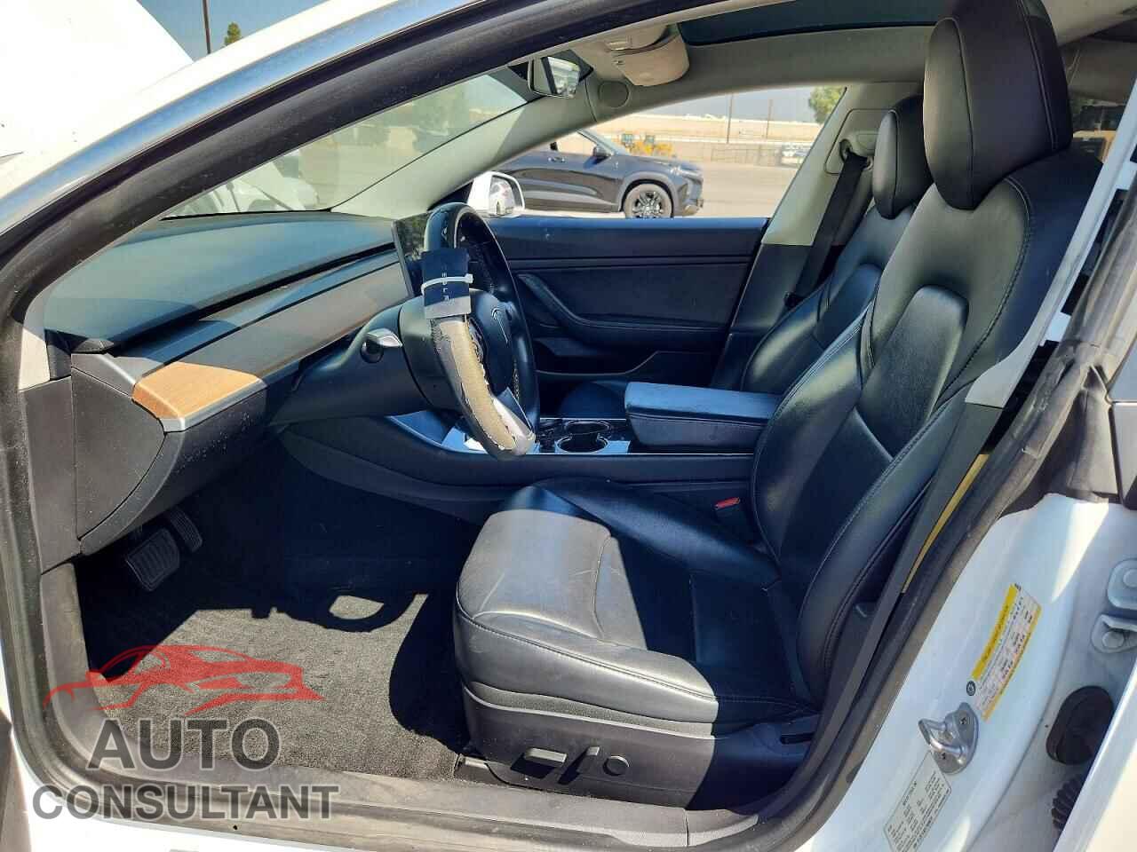 TESLA MODEL 3 2020 - 5YJ3E1EA5LF669876