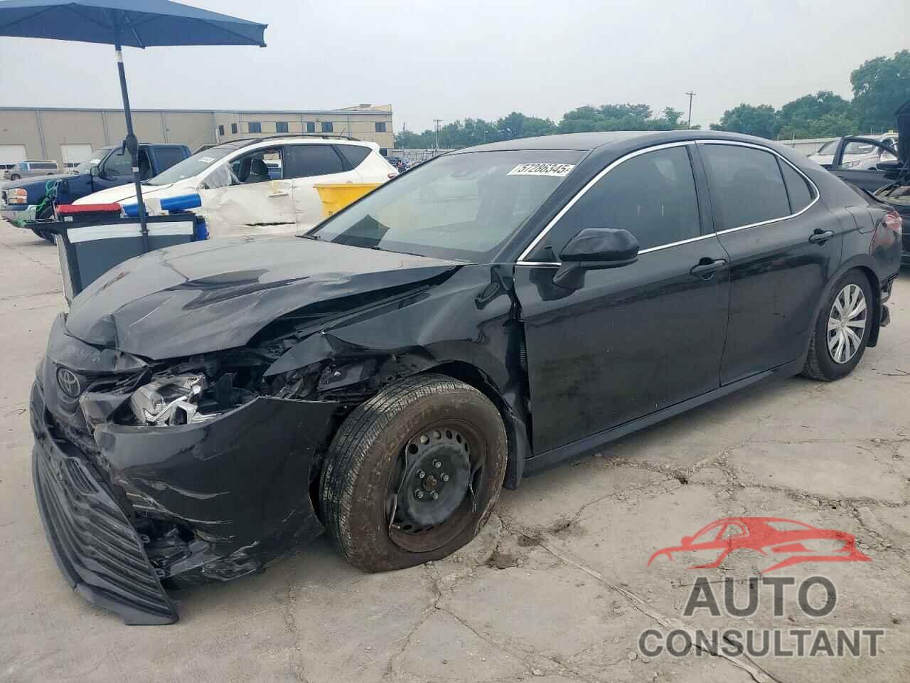 TOYOTA CAMRY 2018 - 4T1B11HK7JU086057