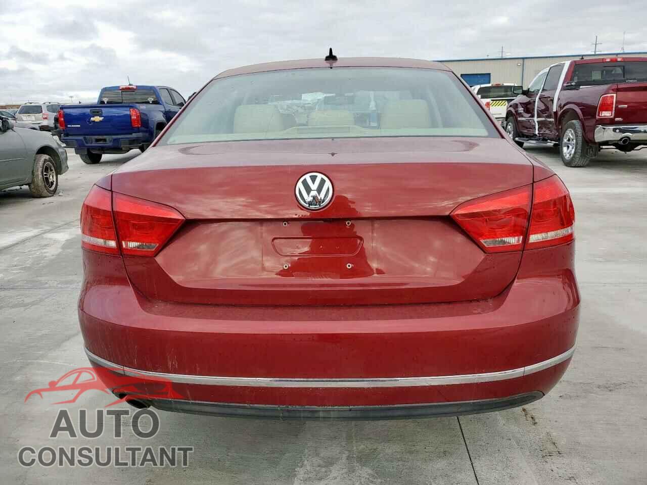 VOLKSWAGEN PASSAT 2015 - 1VWCV7A33FC028380
