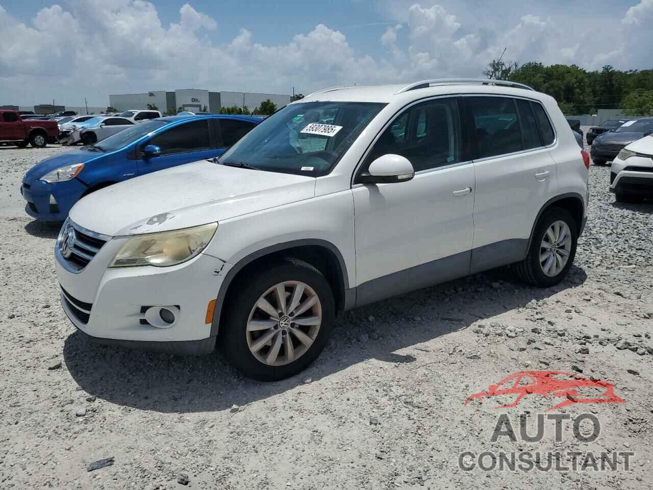 VOLKSWAGEN TIGUAN 2011 - WVGAV7AX8BW508867