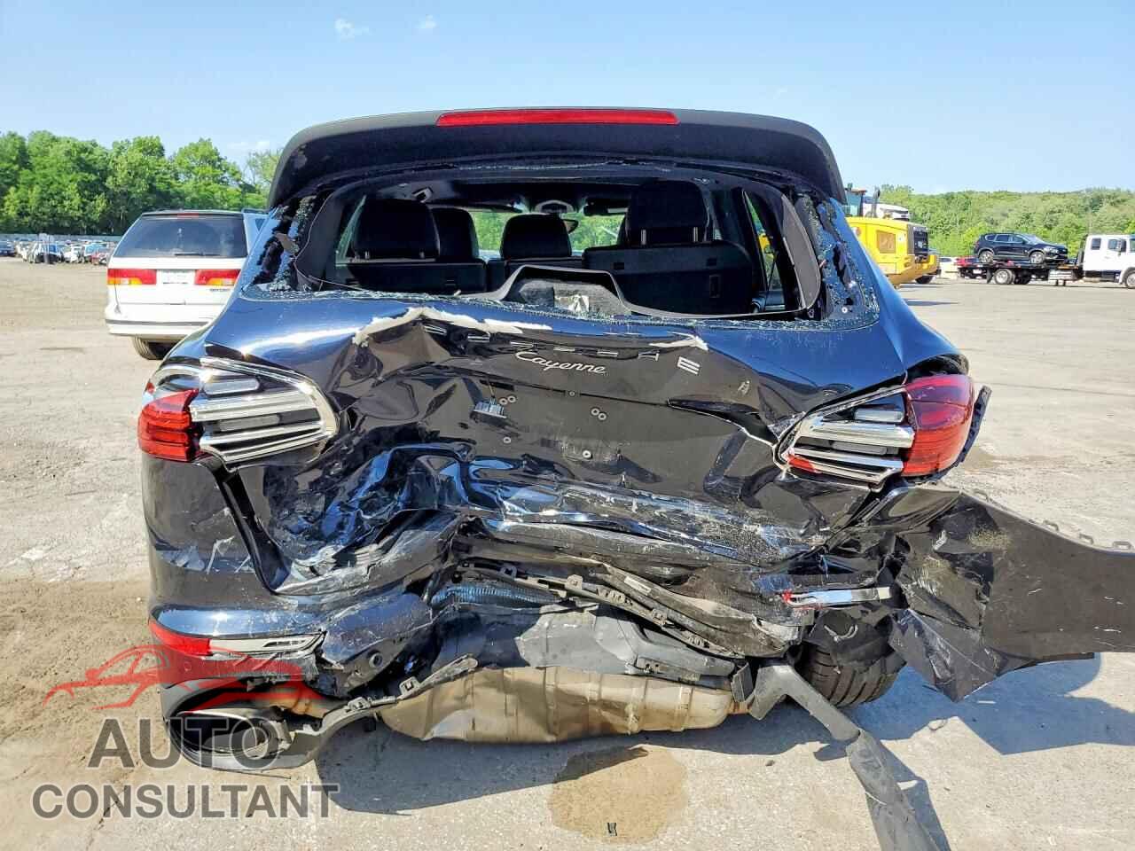 PORSCHE CAYENNE 2016 - WP1AA2A23GLA04564