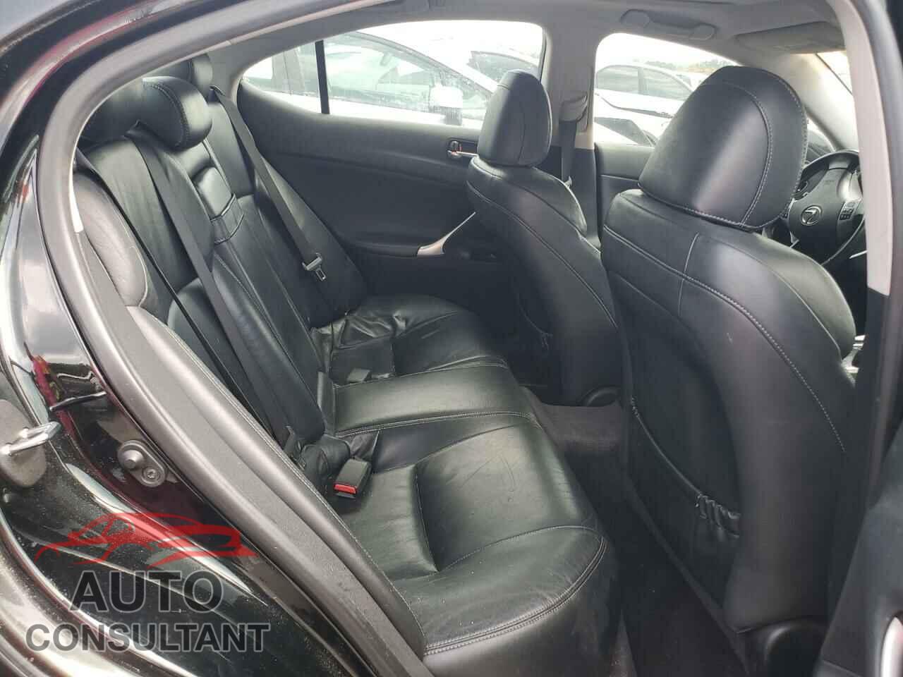 LEXUS IS 2011 - JTHCF5C26B2034908