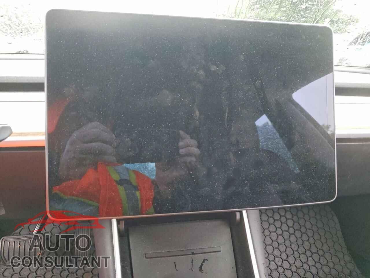 TESLA MODEL 3 2018 - 5YJ3E1EBXJF067304