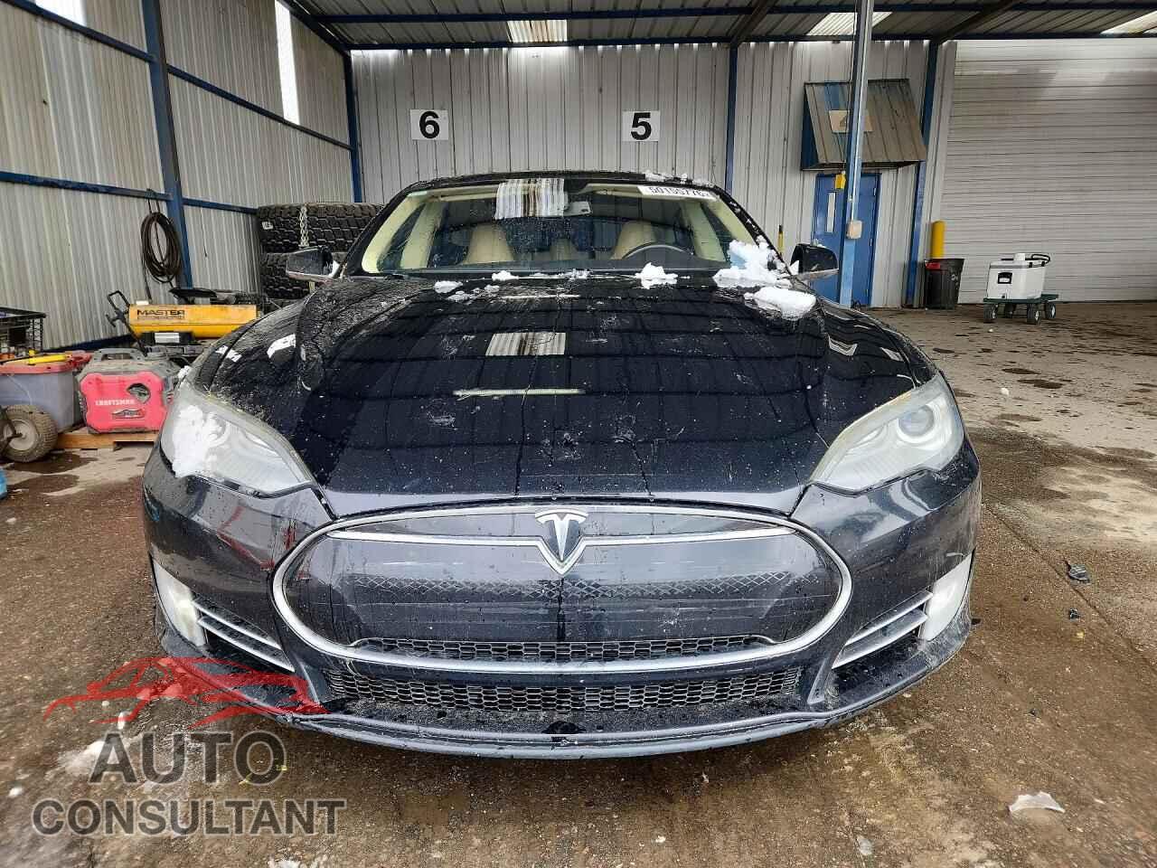 TESLA MODEL S 2013 - 5YJSA1CNXDFP21629
