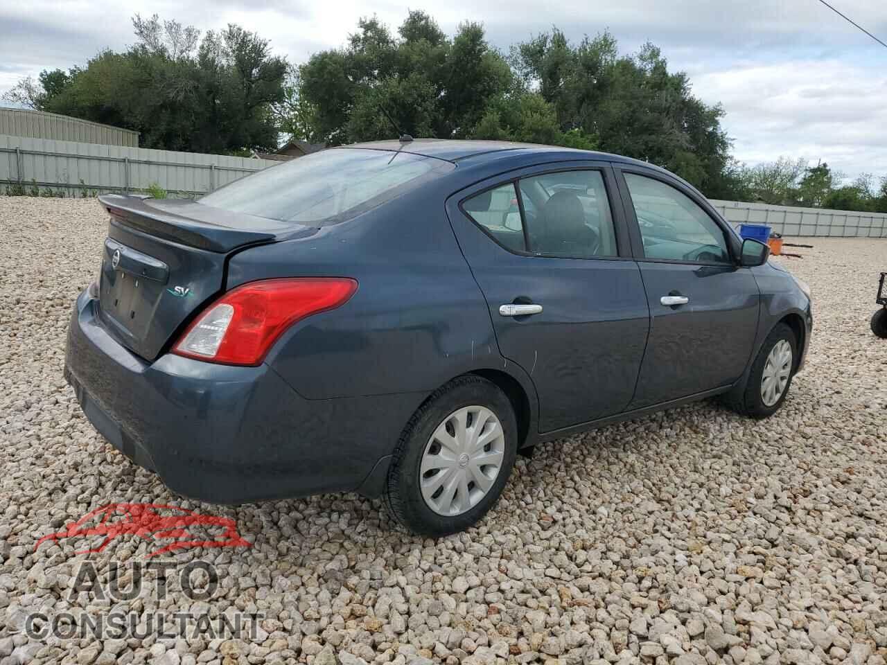 NISSAN VERSA 2017 - 3N1CN7AP1HL899617