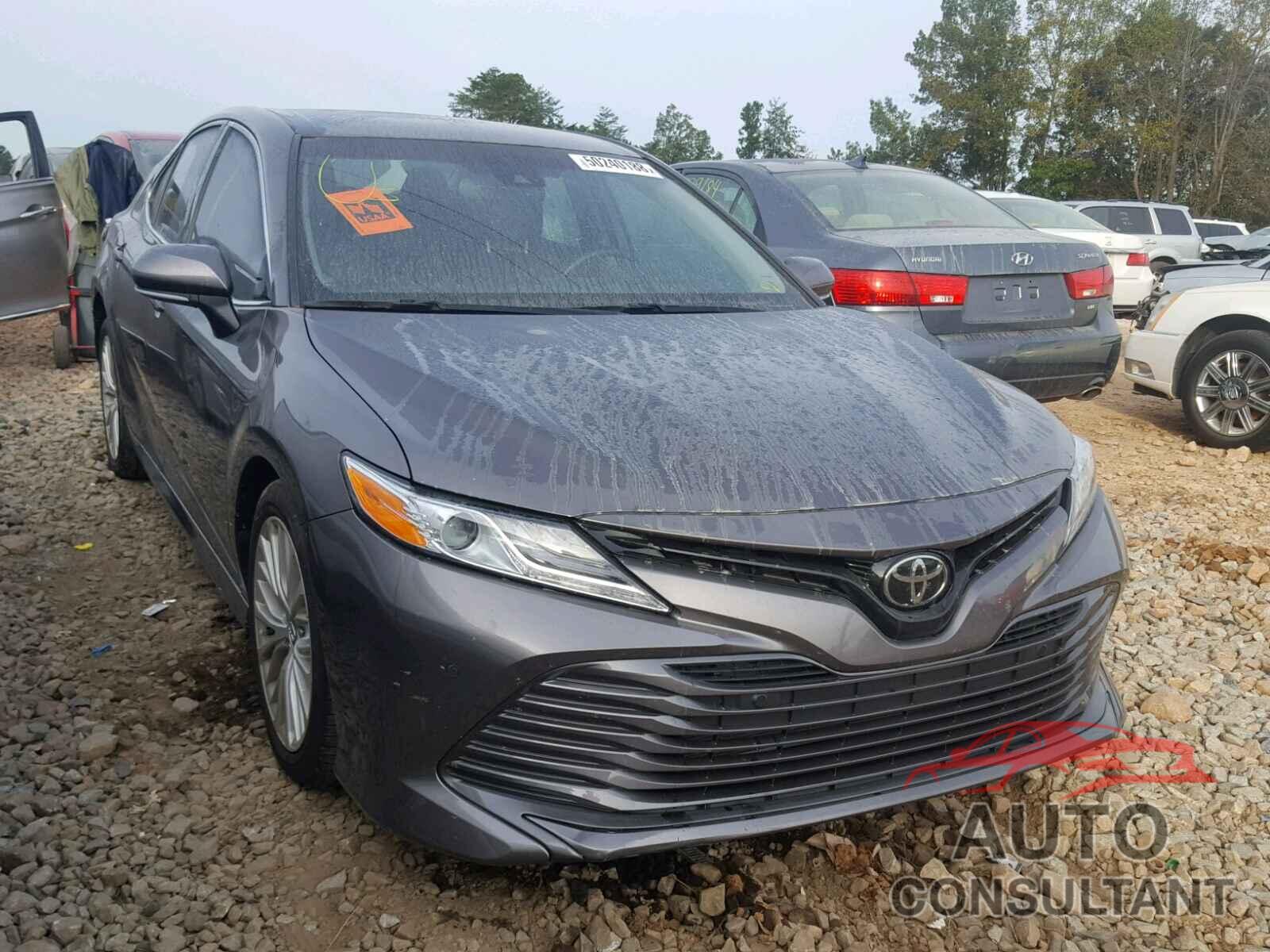 TOYOTA CAMRY 2018 - 4T1B11HK0JU524014