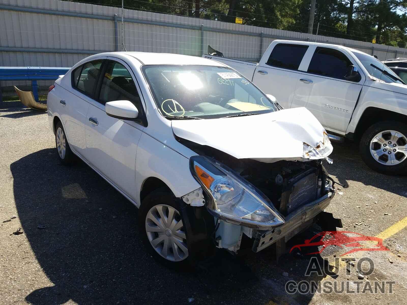 NISSAN VERSA 2018 - 3N1CN7AP2JL828285