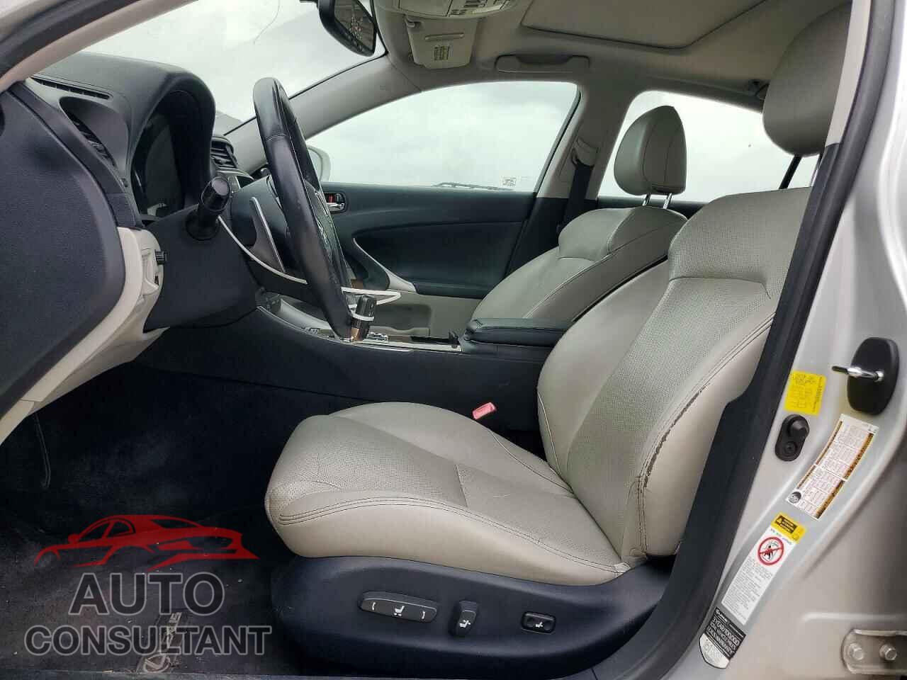 LEXUS IS 2011 - JTHBF5C29B5148105