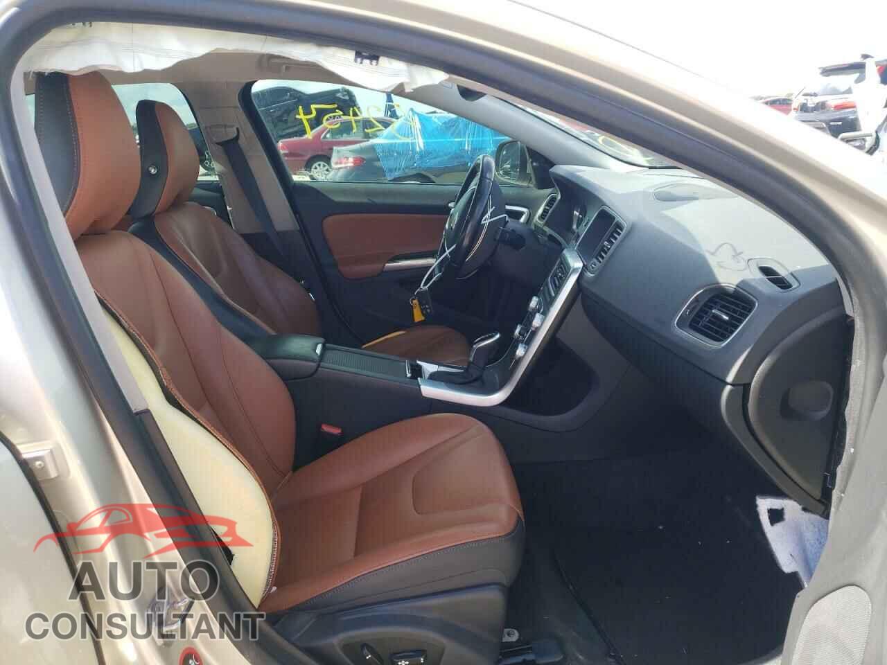 VOLVO S60 2017 - LYV402HK0HB148151