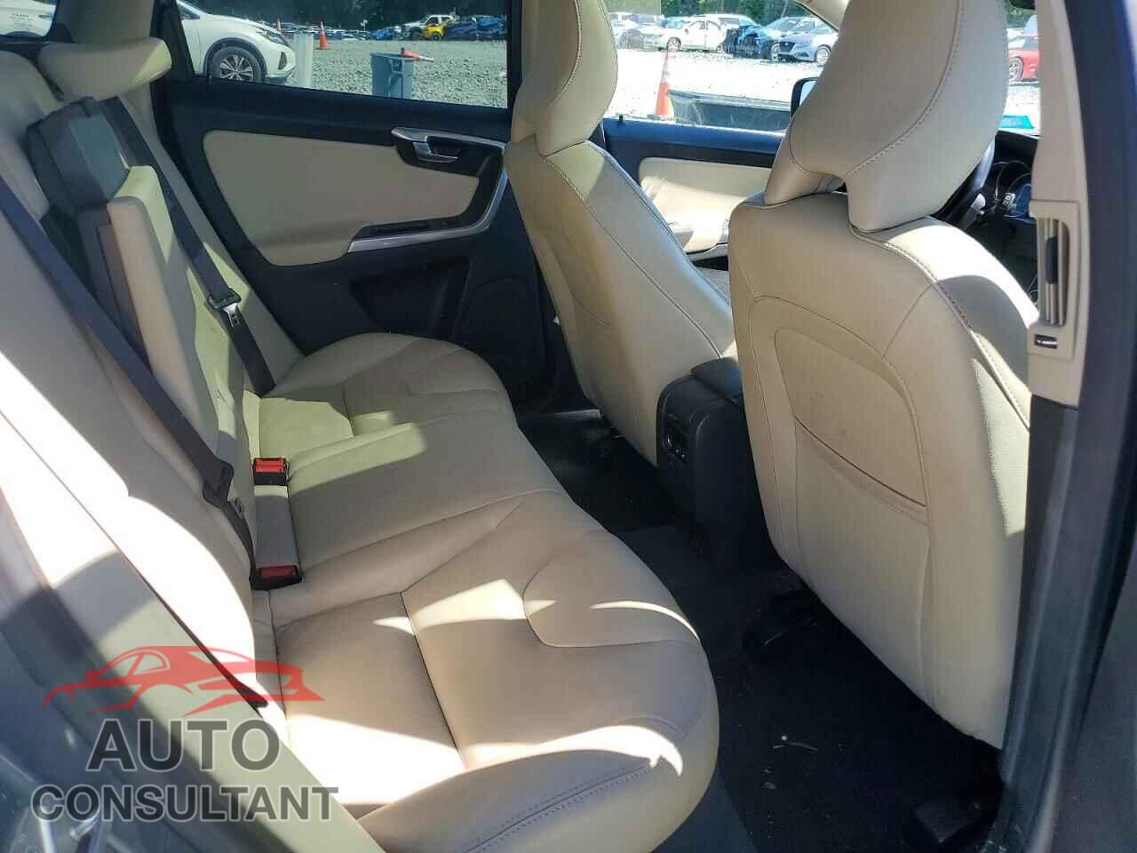 VOLVO XC60 2016 - YV4612RMXG2839433
