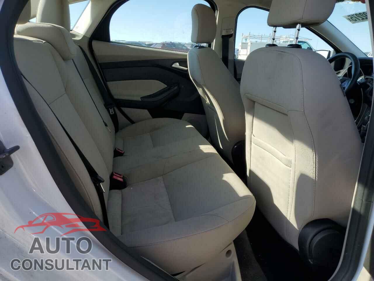 FORD FOCUS 2016 - 1FADP3F25GL283615