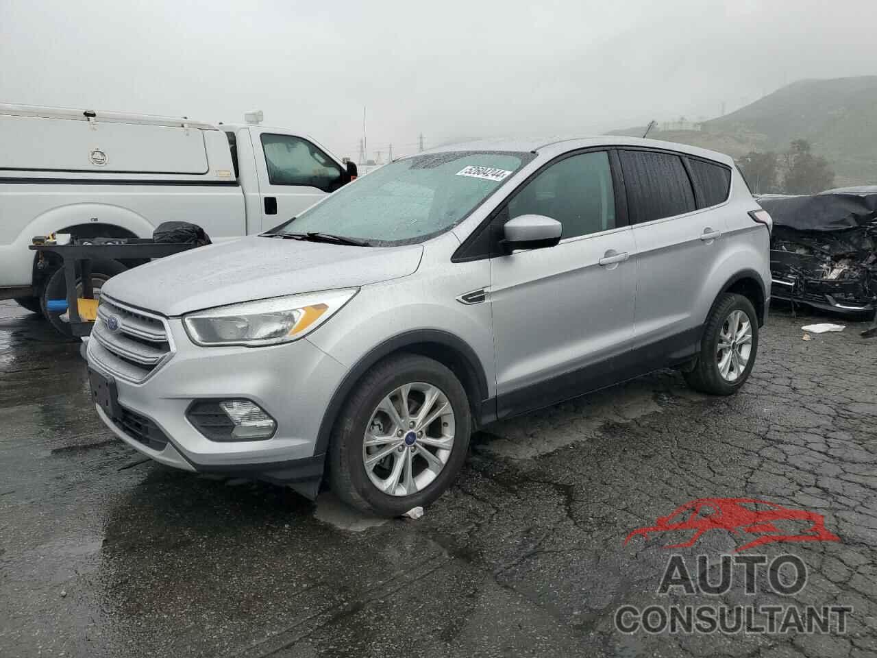 FORD ESCAPE 2017 - 1FMCU0GD3HUC35065
