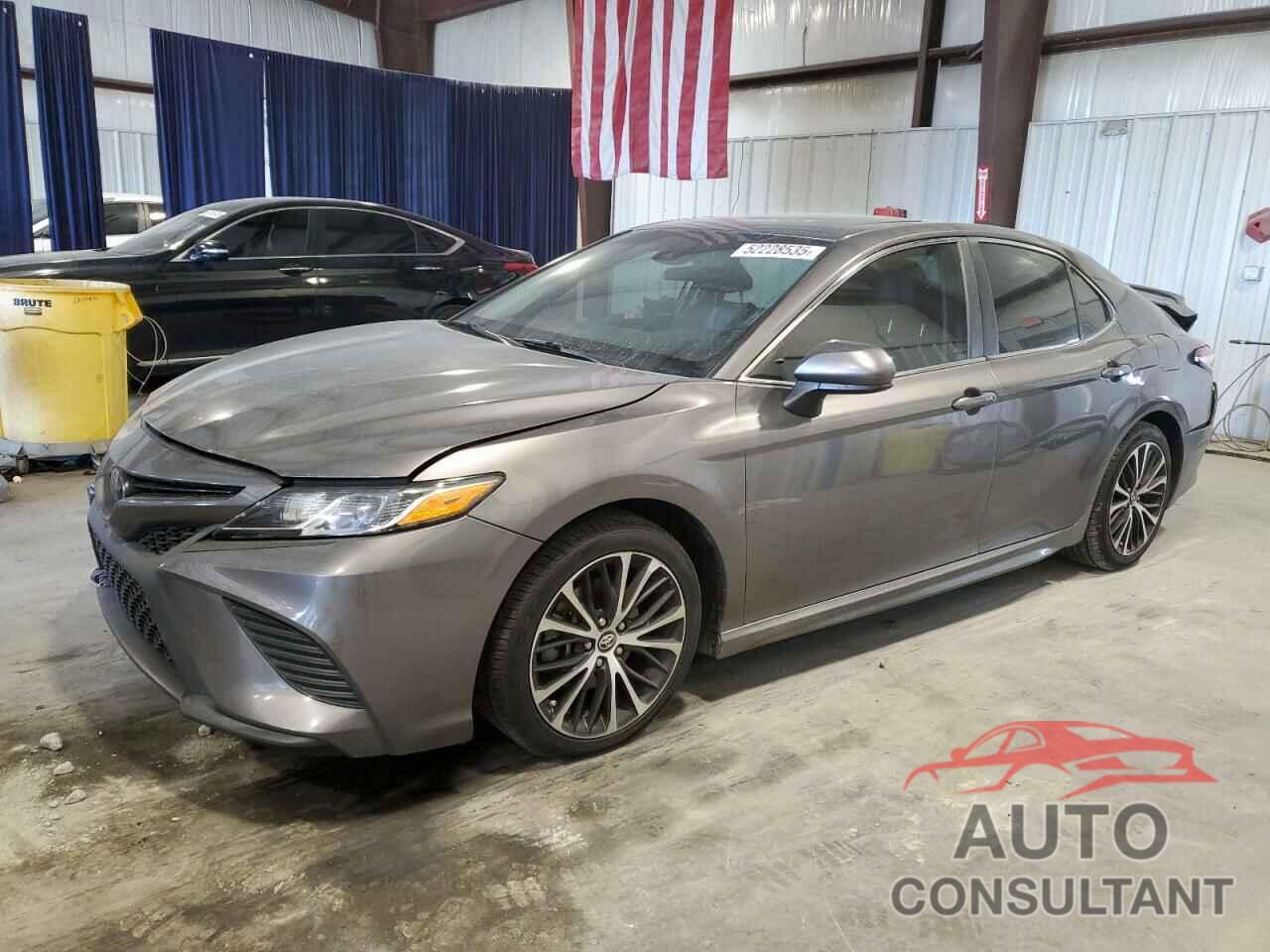 TOYOTA CAMRY 2018 - 4T1B11HK6JU608158
