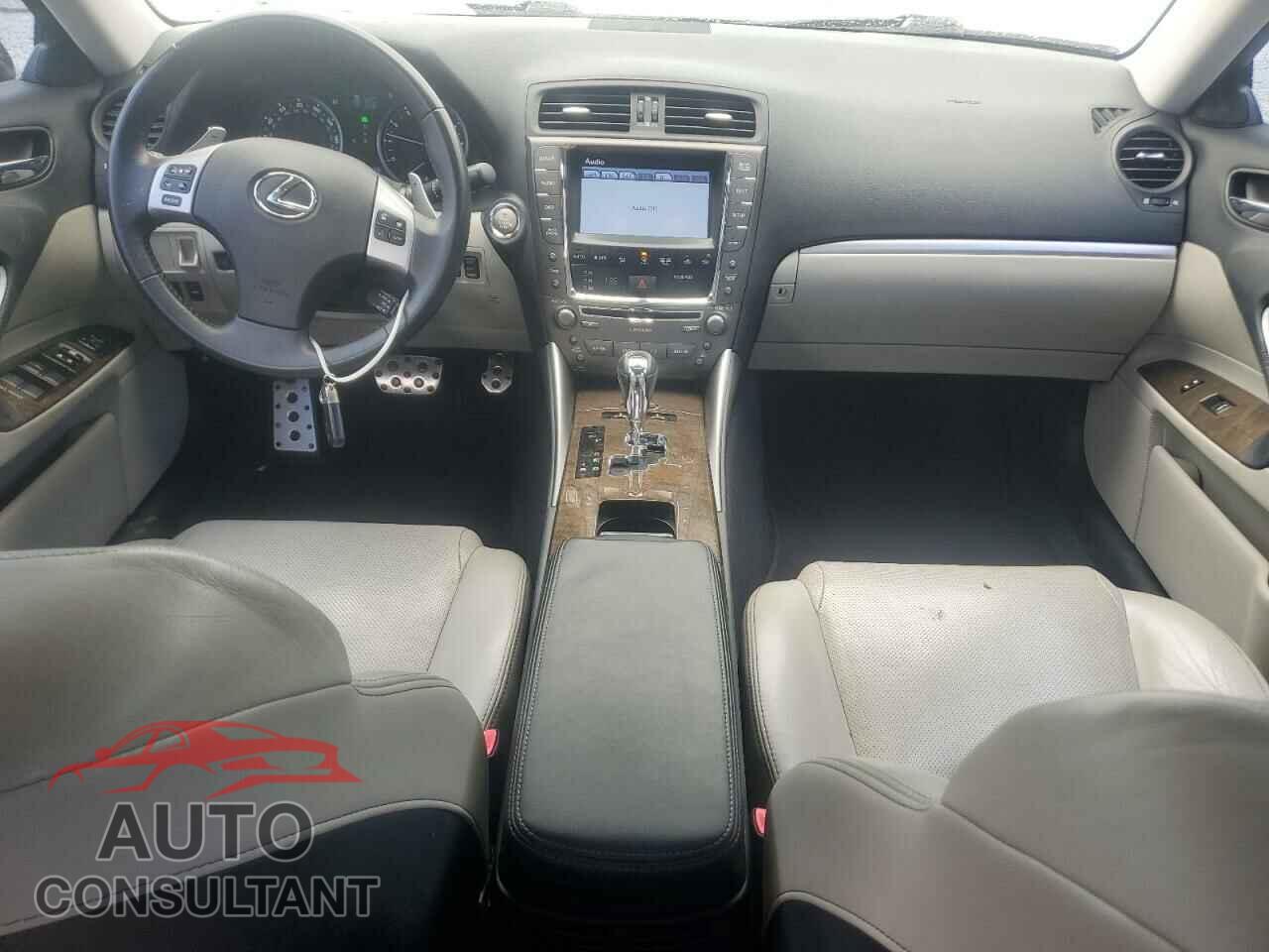 LEXUS IS 2011 - JTHBF5C22B5144946