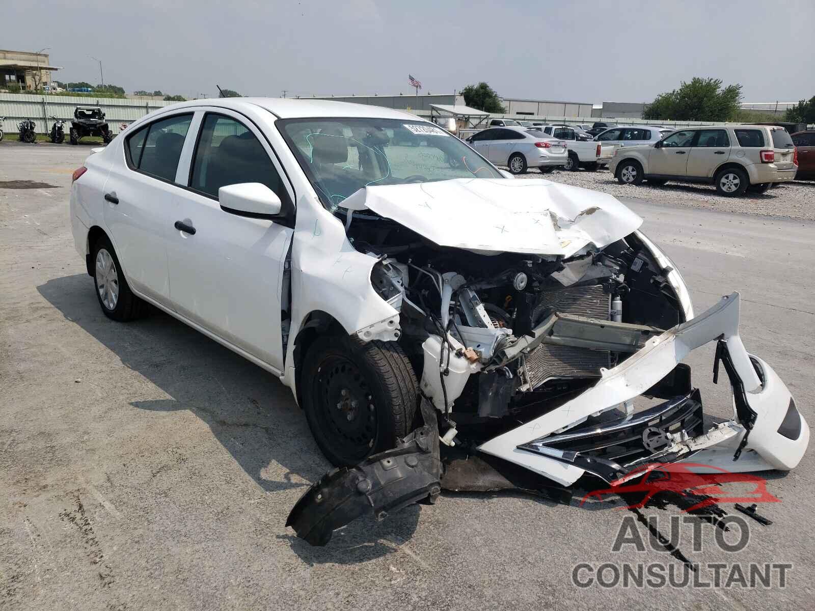 NISSAN VERSA 2018 - 3N1CN7AP3JL855737