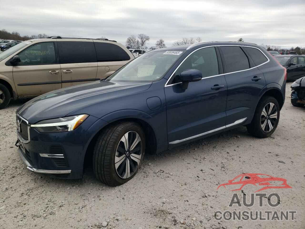 VOLVO XC60 PLUS 2023 - YV4H60DN1P1359219