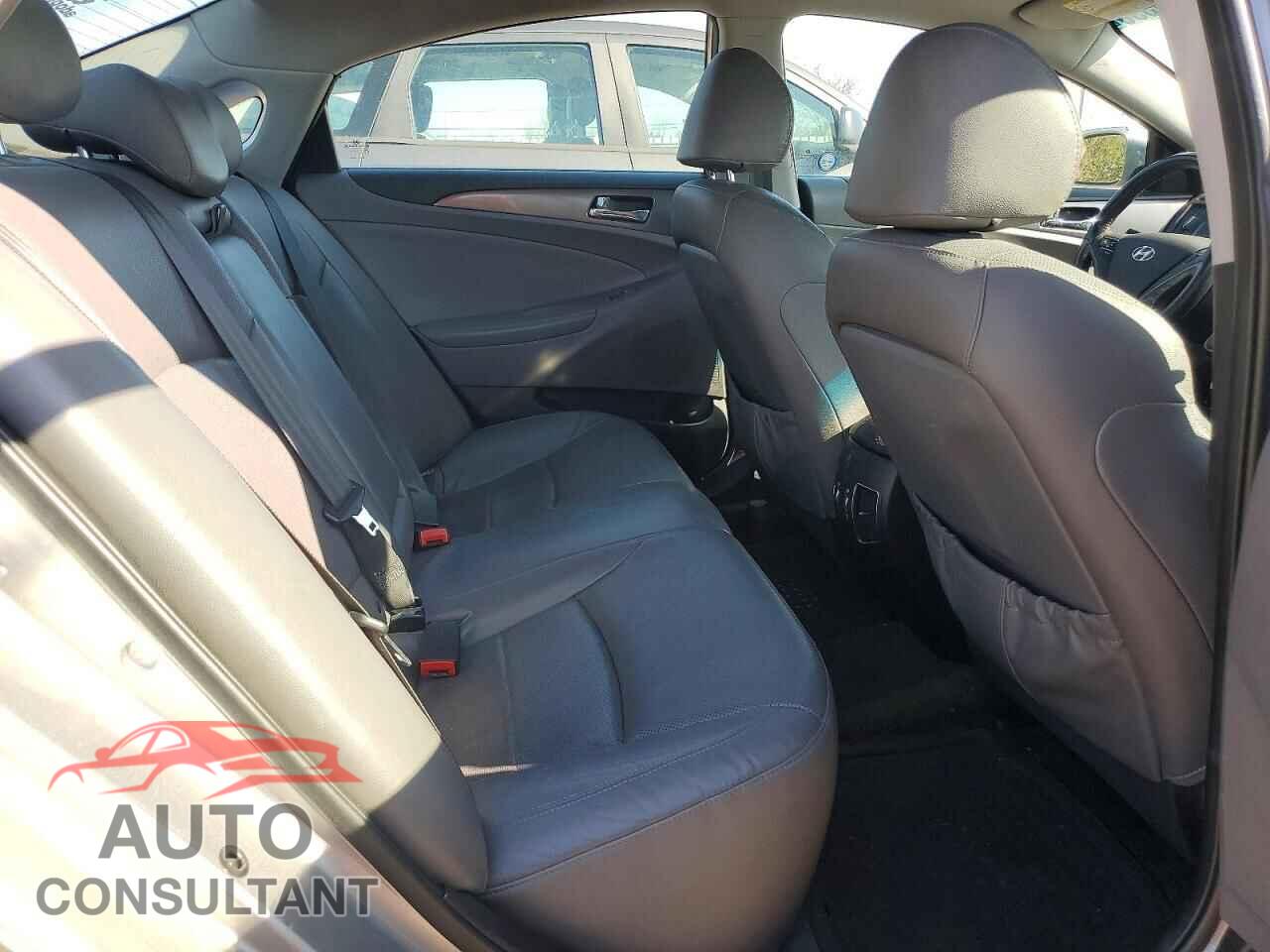 HYUNDAI SONATA 2011 - KMHEC4A46BA007646