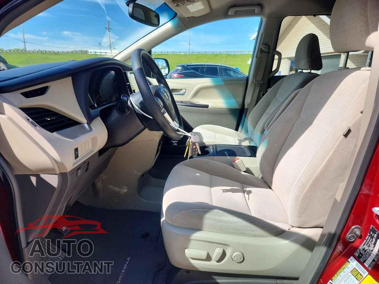 TOYOTA SIENNA 2015 - 5TDJK3DC7FS105936
