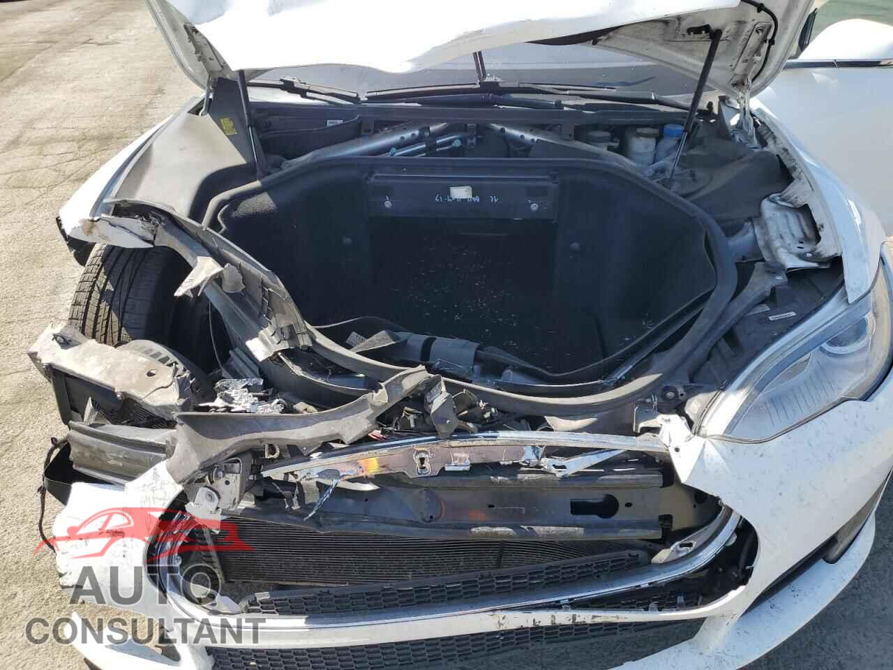 TESLA MODEL S 2013 - 5YJSA1CN6DFP12183