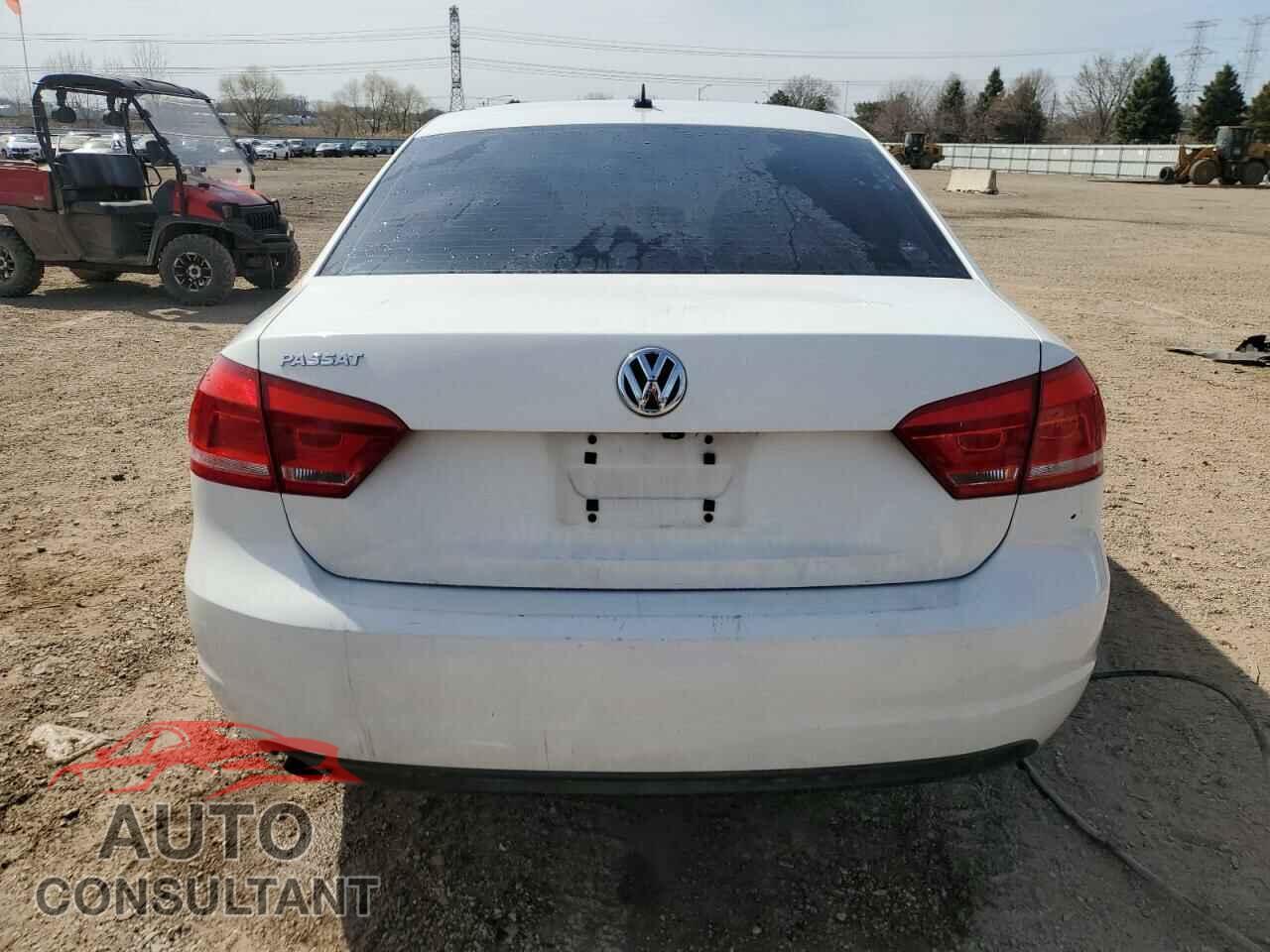 VOLKSWAGEN PASSAT 2014 - 1VWAP7A37EC006897