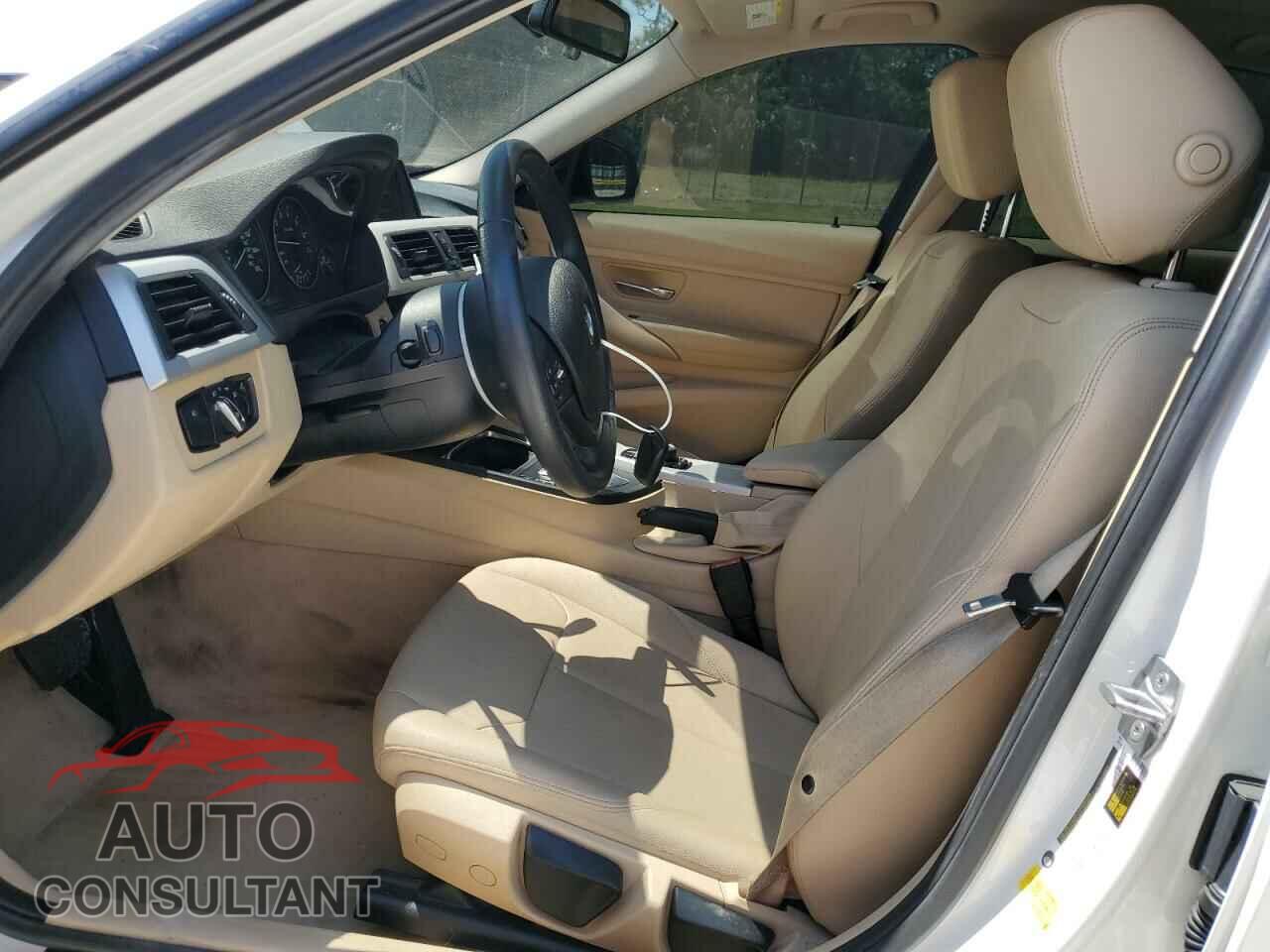 BMW 3 SERIES 2016 - WBA8E1G59GNU12441