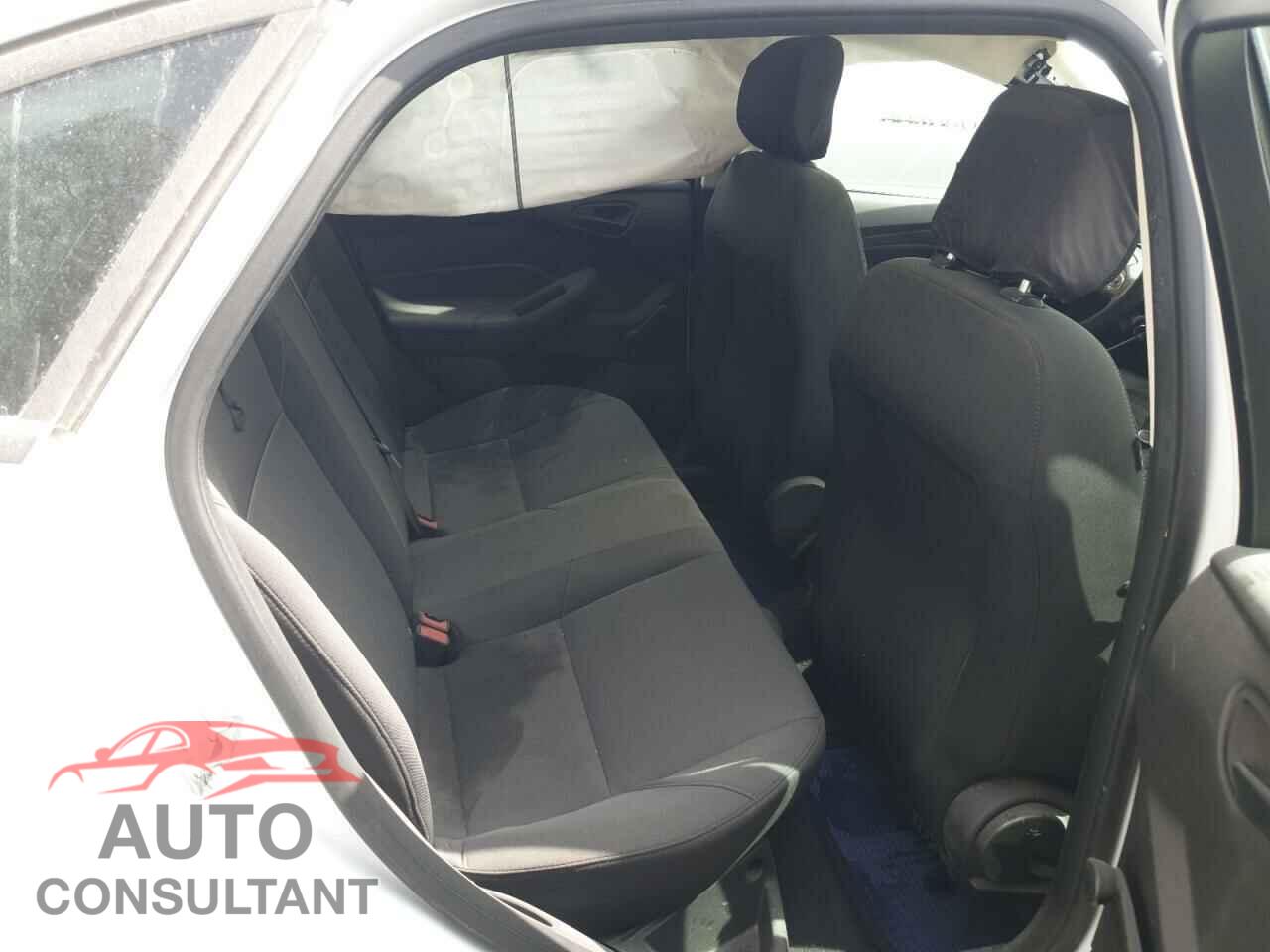 FORD FOCUS 2016 - 1FADP3E27GL325686