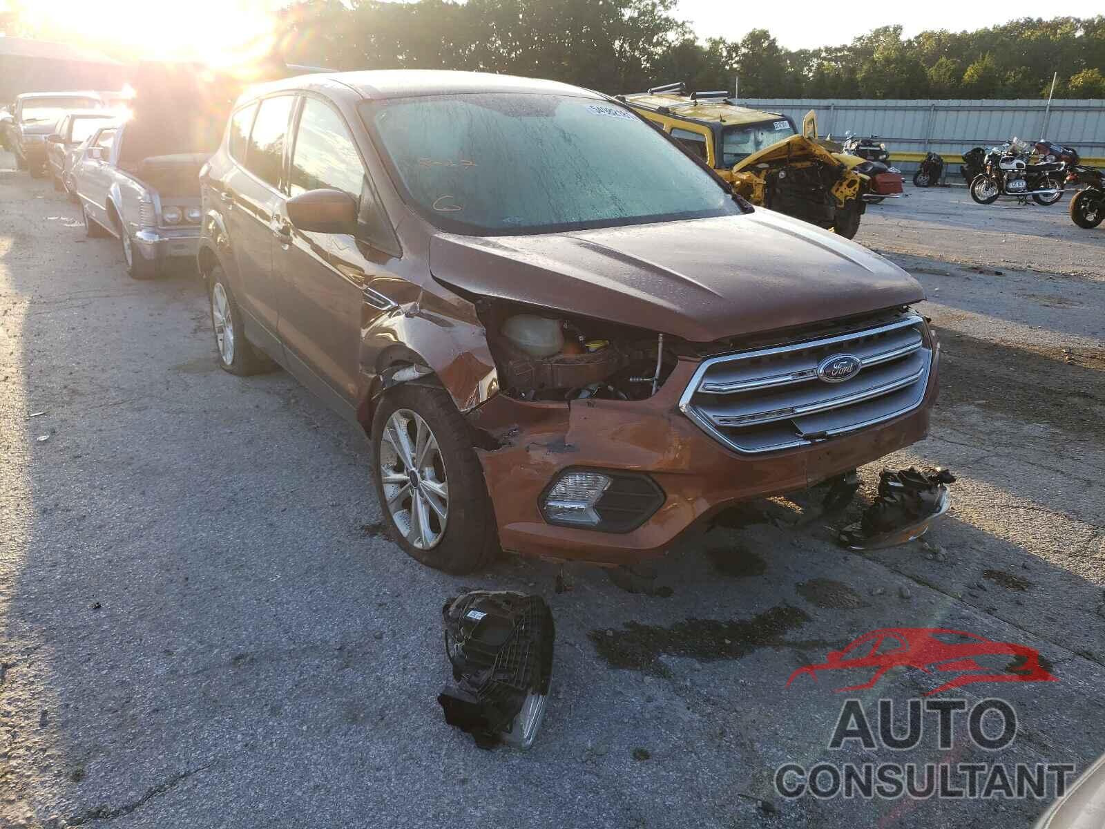 FORD ESCAPE 2017 - 1FMCU0GD1HUA14242