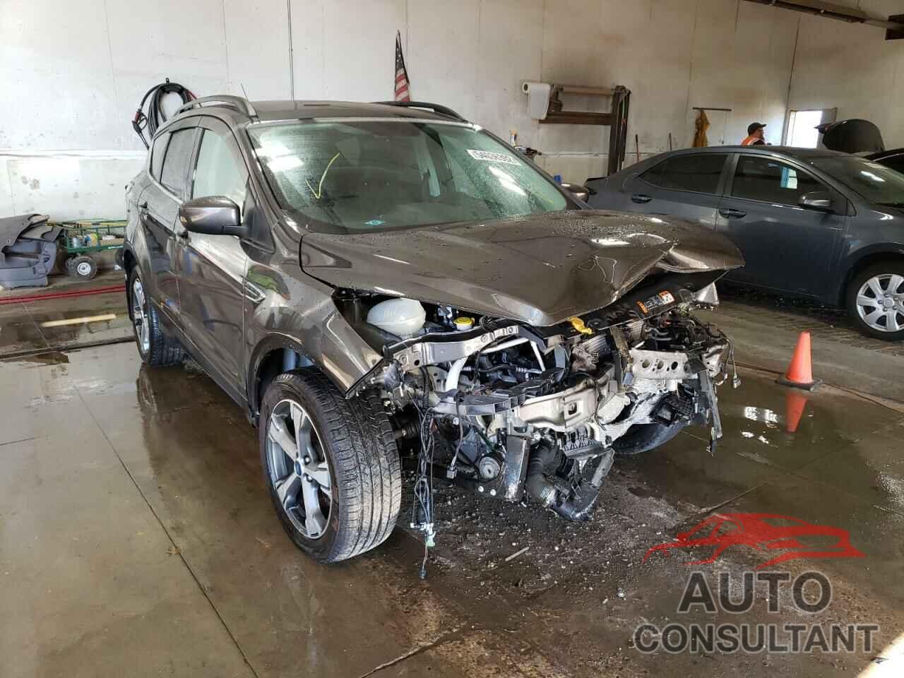FORD ESCAPE 2017 - 1FMCU9G90HUE14597
