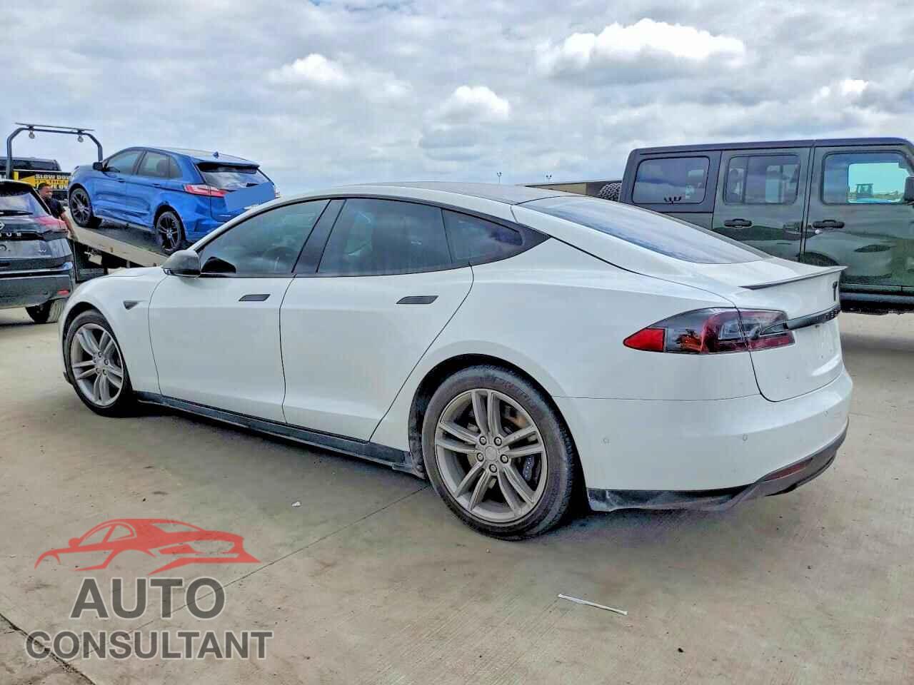 TESLA MODEL S 2015 - 5YJSA1S20FF097656