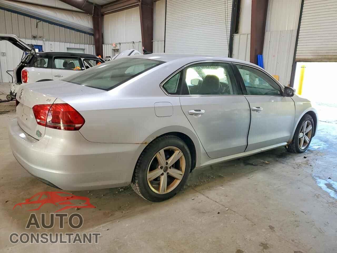 VOLKSWAGEN PASSAT 2013 - 1VWBP7A37DC016333