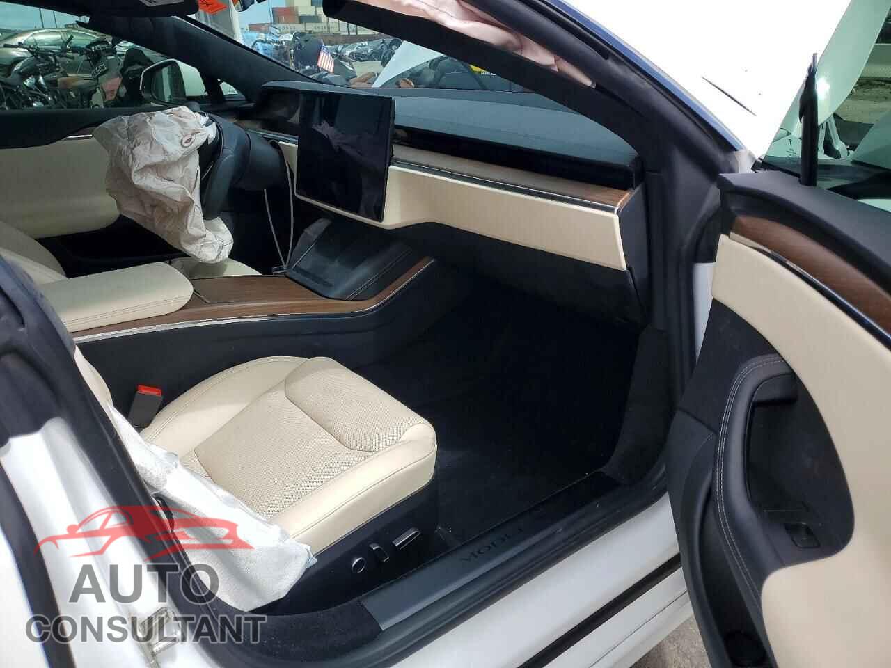 TESLA MODEL S 2022 - 5YJSA1E56NF483003
