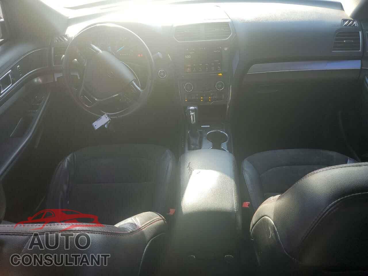 FORD EXPLORER 2018 - 1FM5K7D86JGB07924