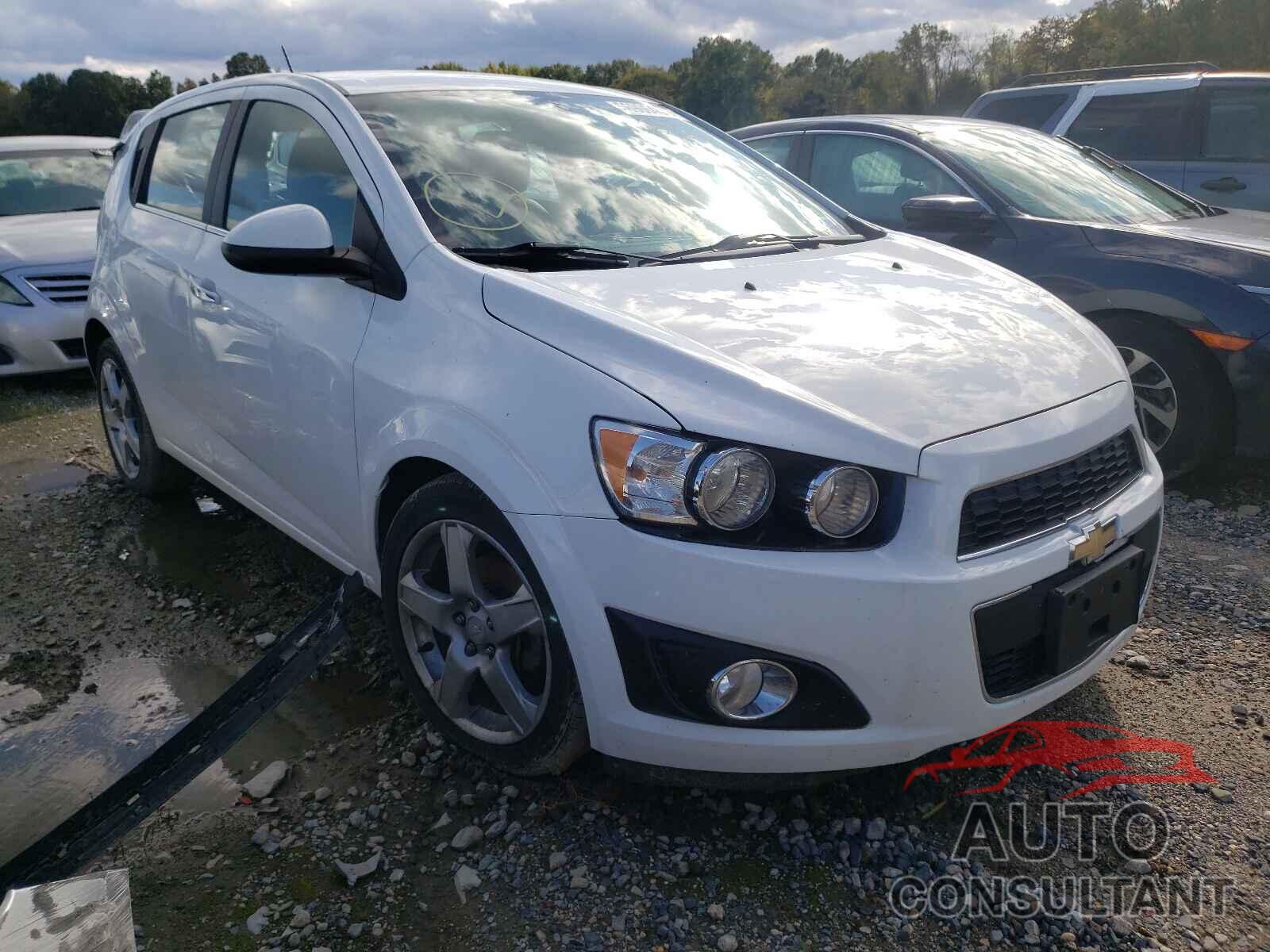 CHEVROLET SONIC 2016 - 1G1JE6SB7G4144583