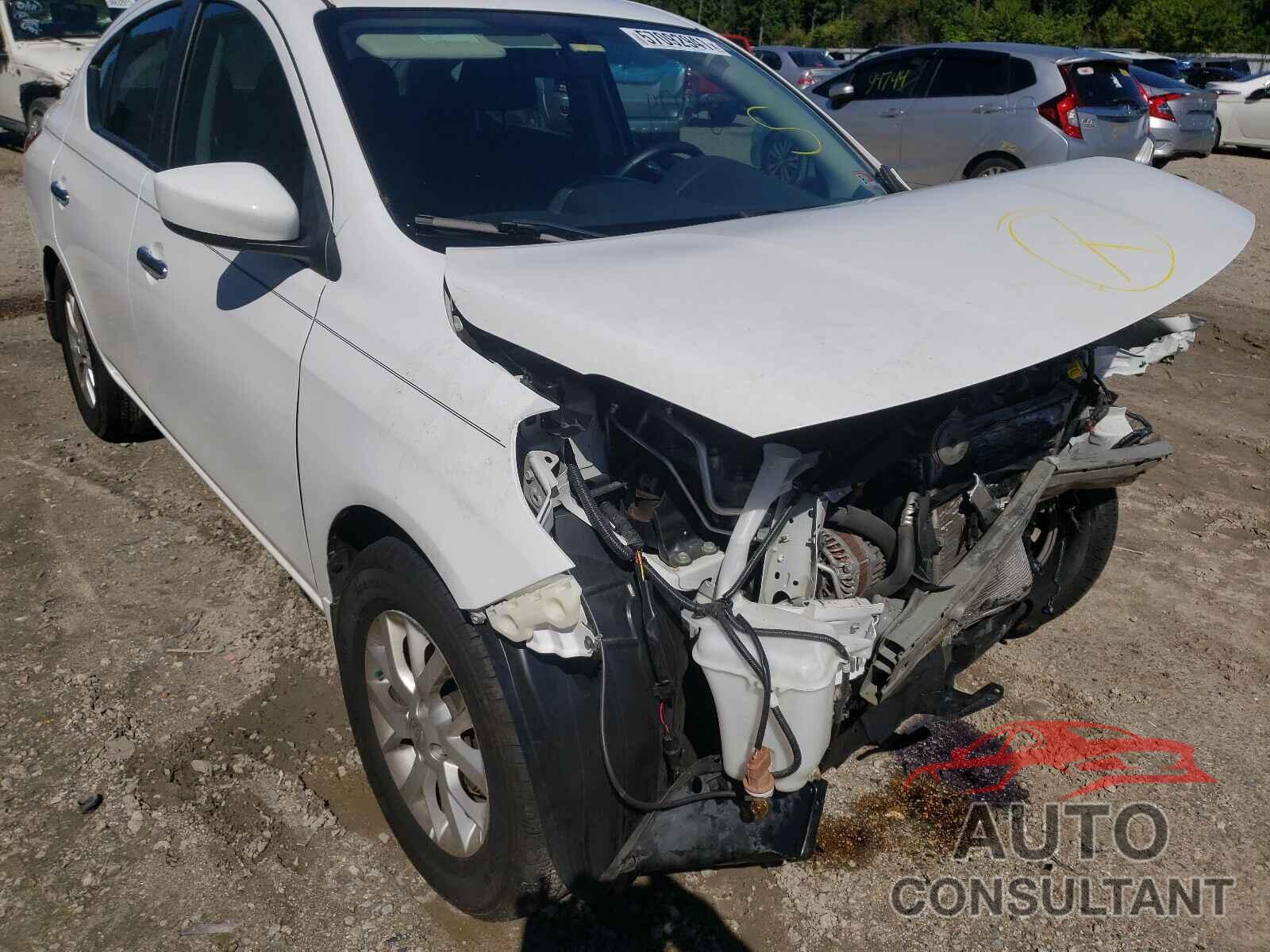 NISSAN VERSA 2017 - 3N1CN7AP0HL828618