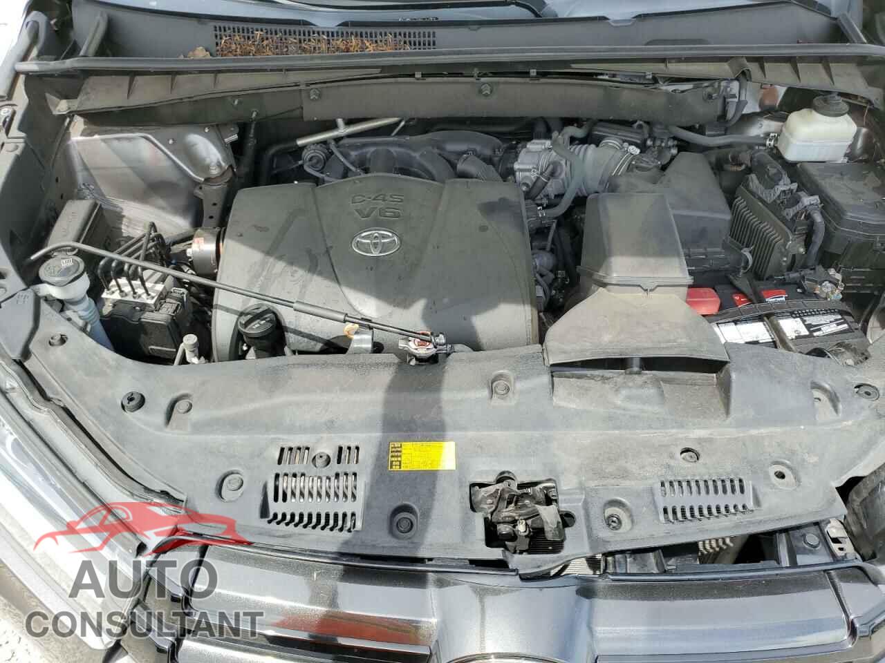 TOYOTA HIGHLANDER 2018 - 5TDJZRFH1JS851461