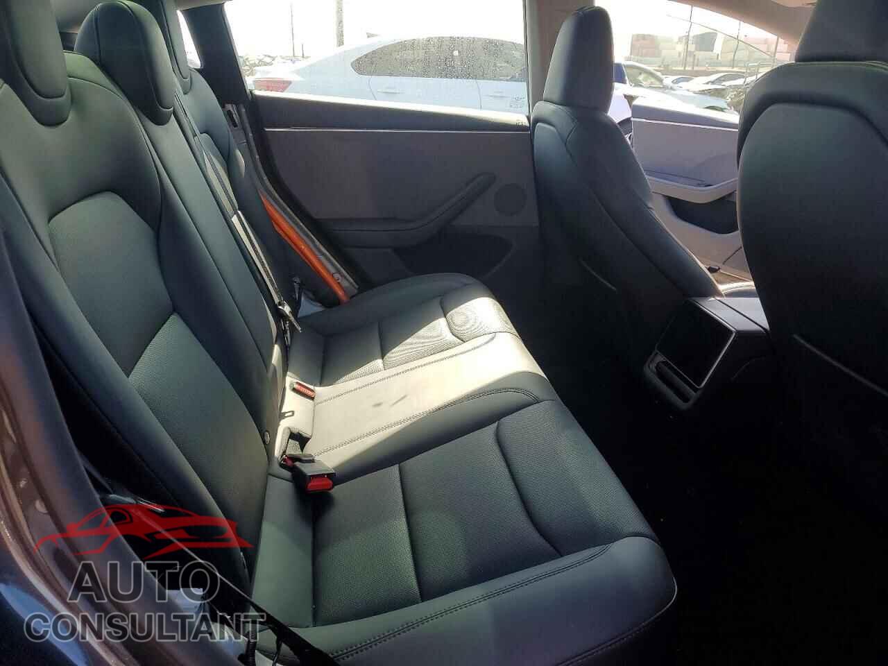 TESLA MODEL 3 2024 - 5YJ3E1EA2RF726169