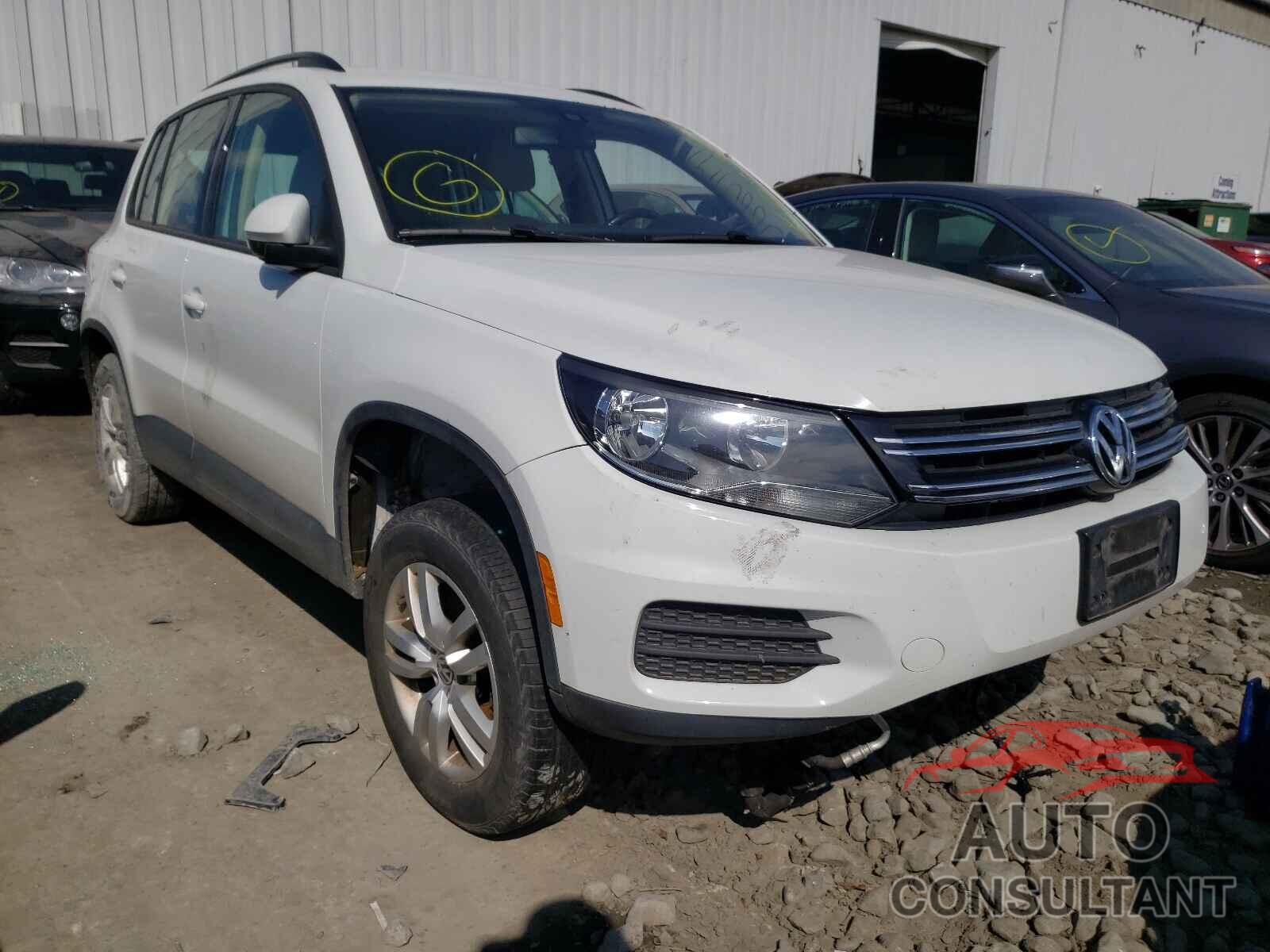 VOLKSWAGEN TIGUAN 2017 - WVGBV7AX0HK039603