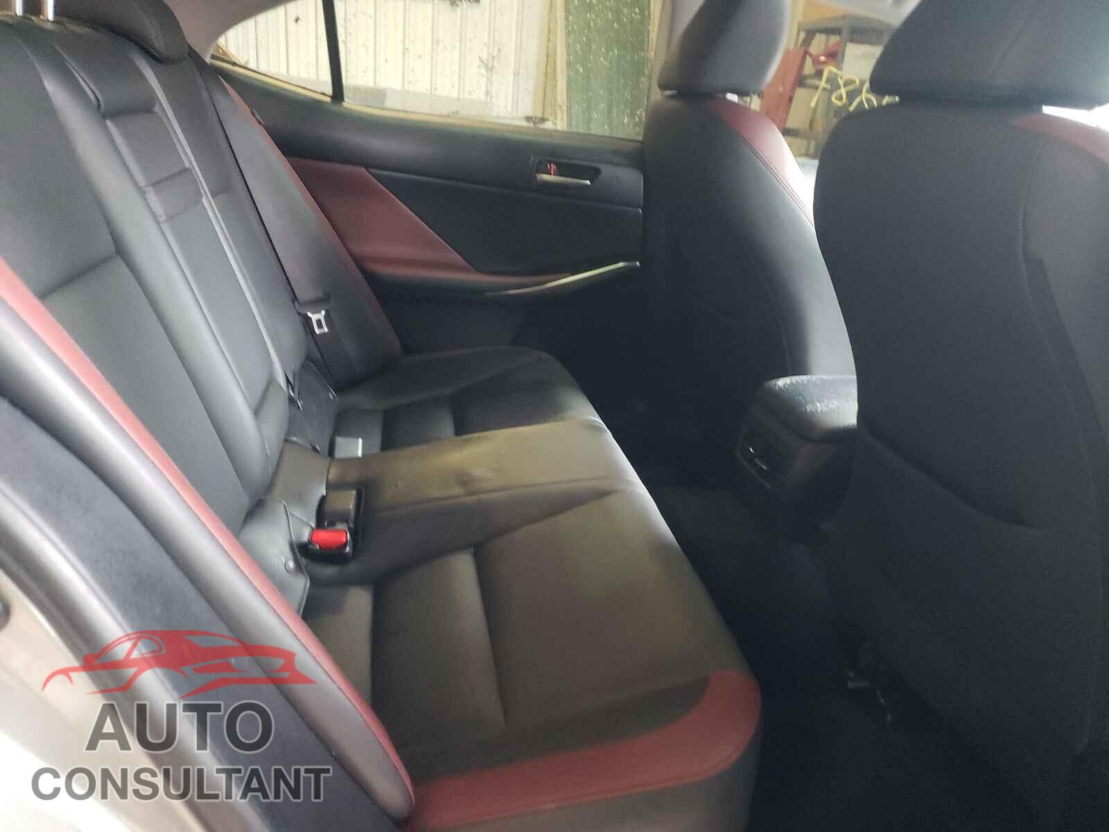 LEXUS IS 2017 - JTHBA1D26H5048011